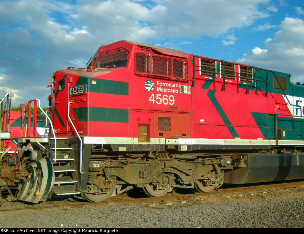 FXE AC4400 Locomotive in Guadalajara yard
